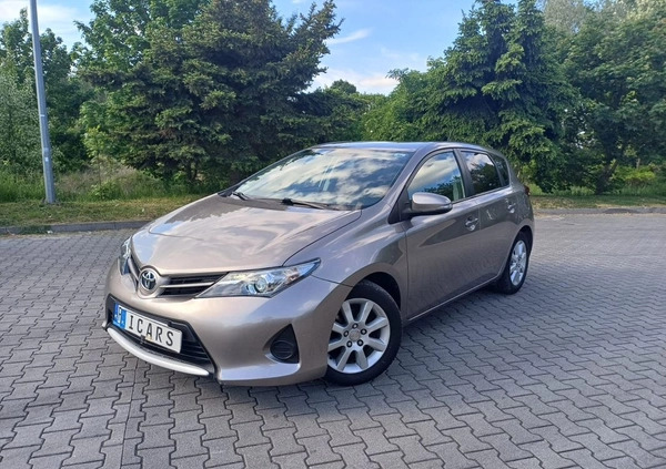 Toyota Auris cena 37900 przebieg: 72000, rok produkcji 2013 z Sulechów małe 379